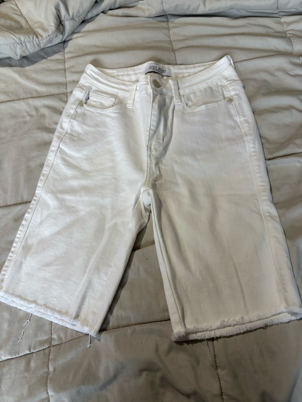 Judy Blue white denim shorts size small jorts raw hem stretch